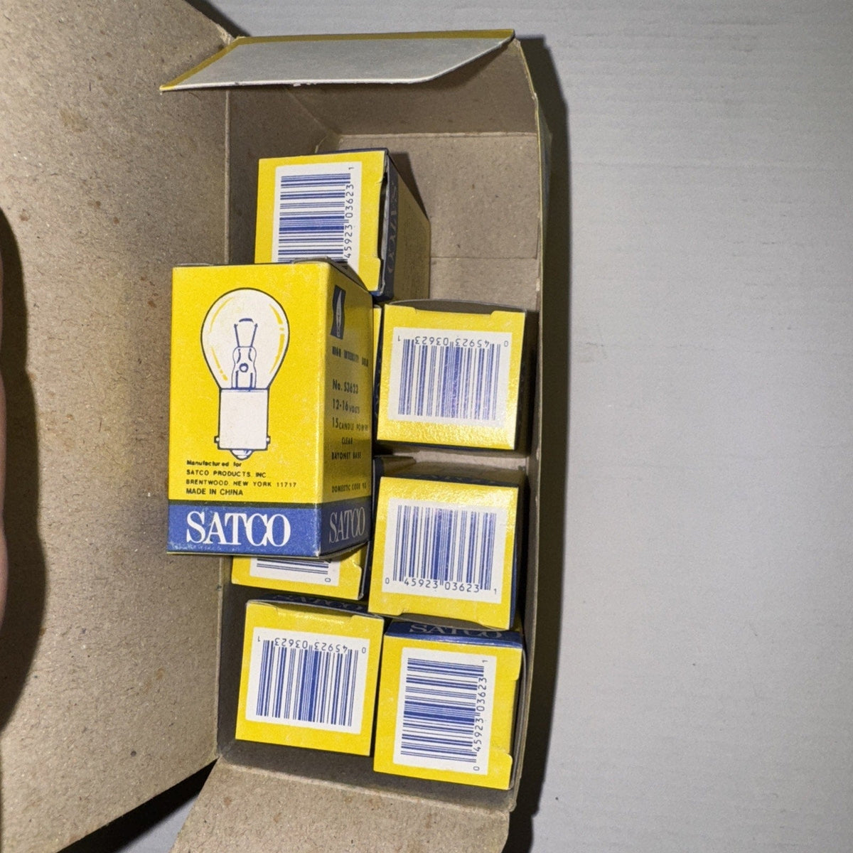 Set of 8 Satco S3623 High Intensity Bulb Bayonet Base 12-16V S8 Light Bulbs