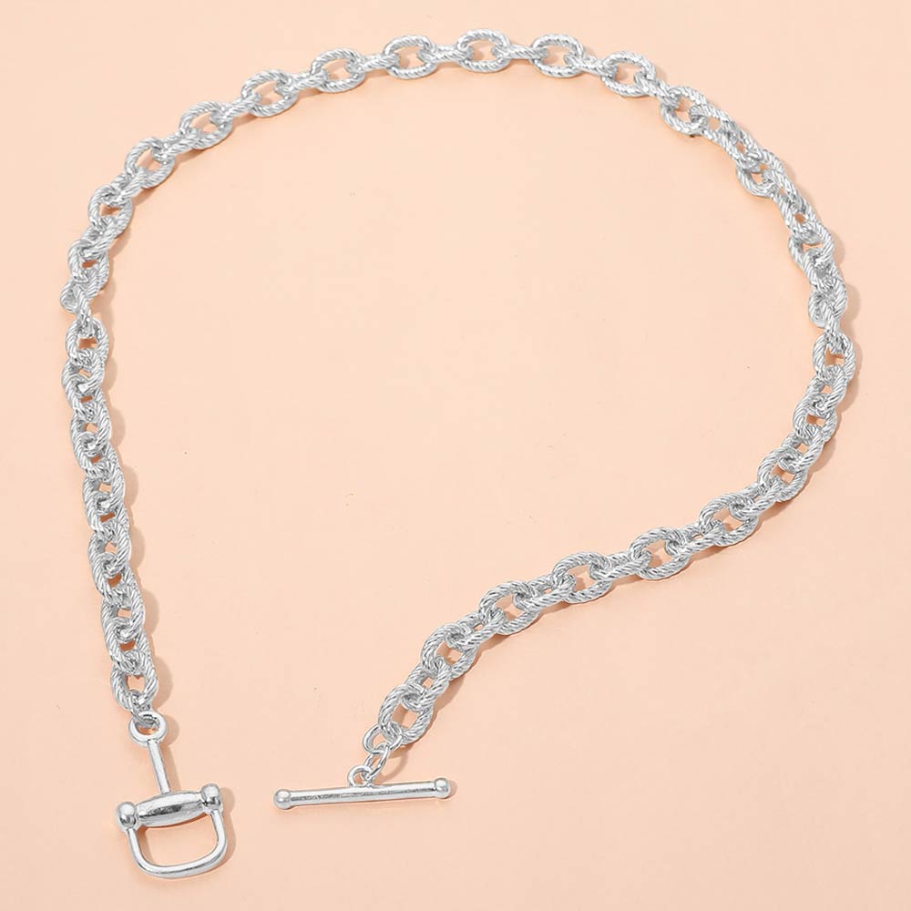 Twisted Link Toggle Chunk Chain Necklace