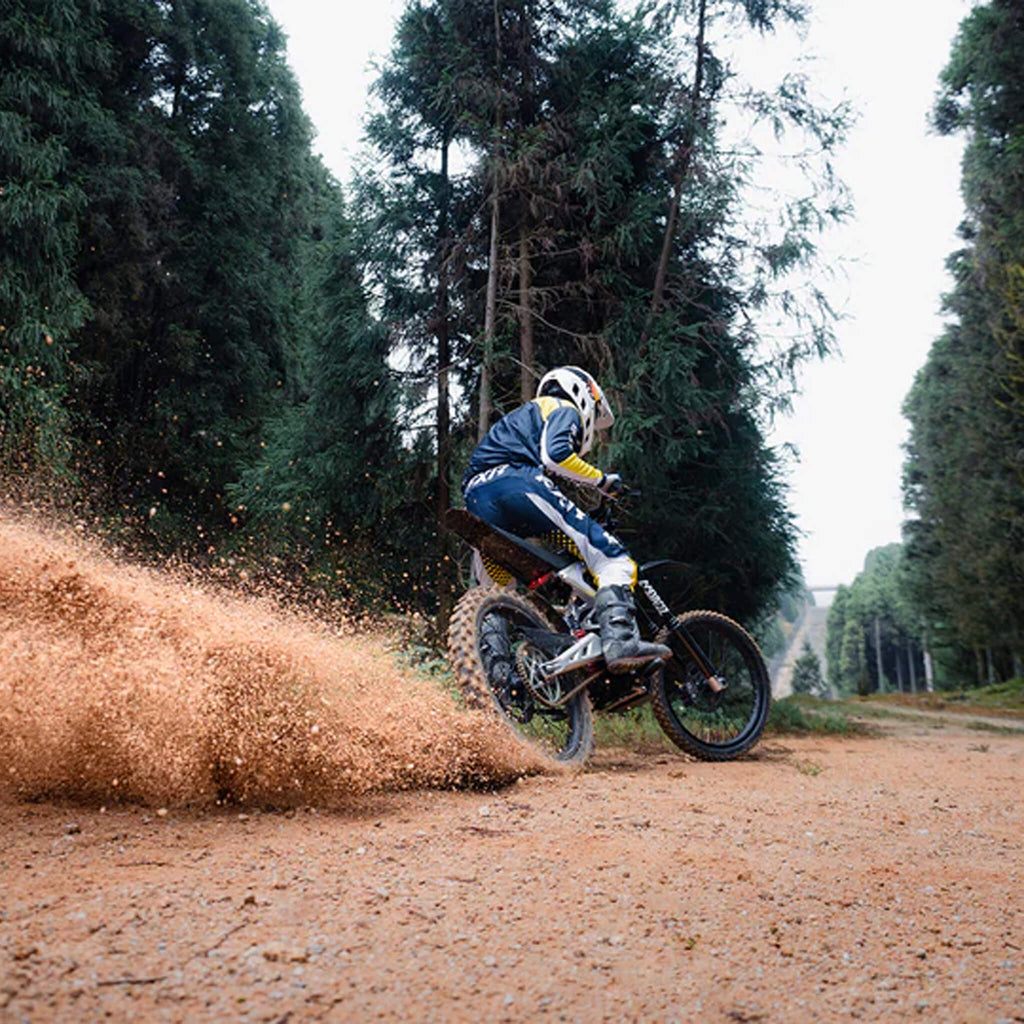 EKX M1 16.8KW 72V/50AH Premium Electric High-Strength Steel Pipe Off-Road Mountain Dirt Bike (SAK20957)