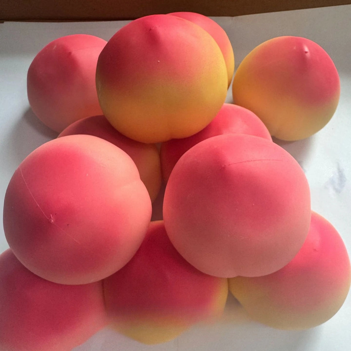 Crispy Sound Peach Fruit Squishy Toy – Slow Rising Stress Relief for Adults, Squeeze Anti-Anxiety Sensory Fidget Toy Daily Joy