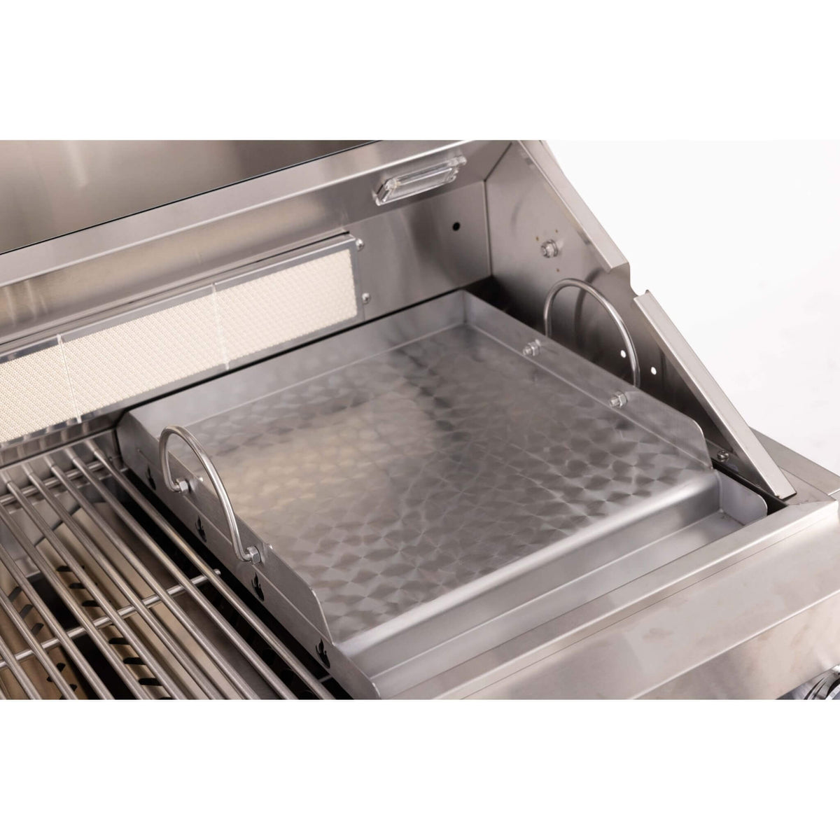 Premium Outdoor Kitchen With 32-Inch 60K BTU Built-In Stainless Steel LPG Gas Grill, Door And Drawer Combo And Stainless Steel Ice Box (SAK98661)